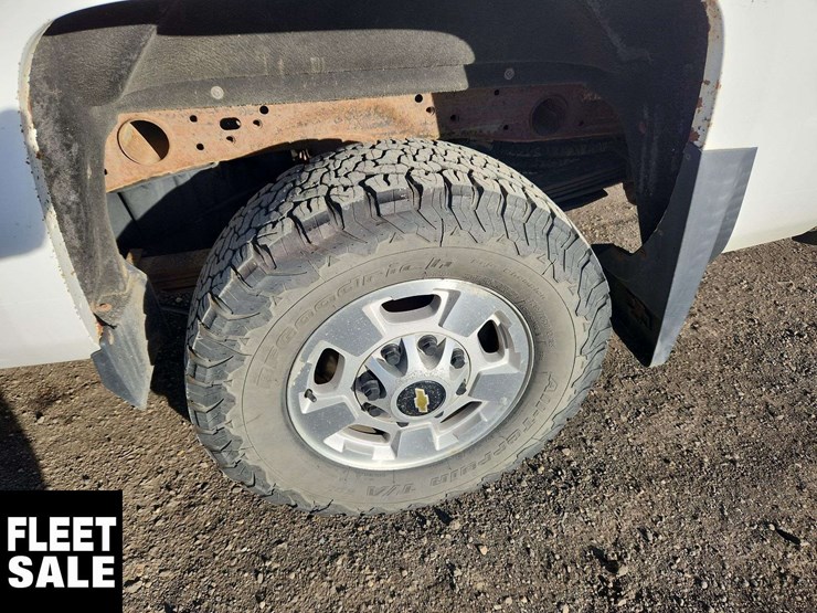 2016-chevrolet-silverado-2500hd-image-34