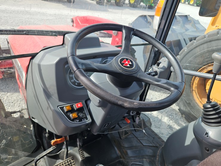 2021-massey-ferguson-1835m-image-13