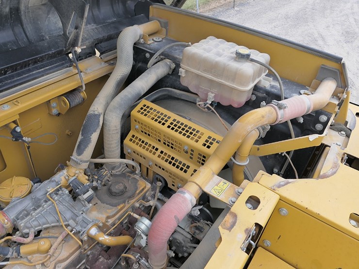 2015-caterpillar-329fl-image-39