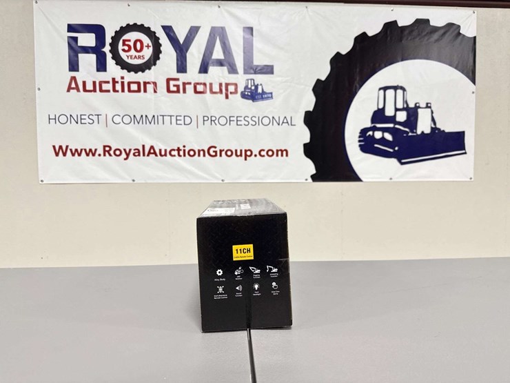 2.4ghz-rc-excavator-with-remote-replica-toy-image-8