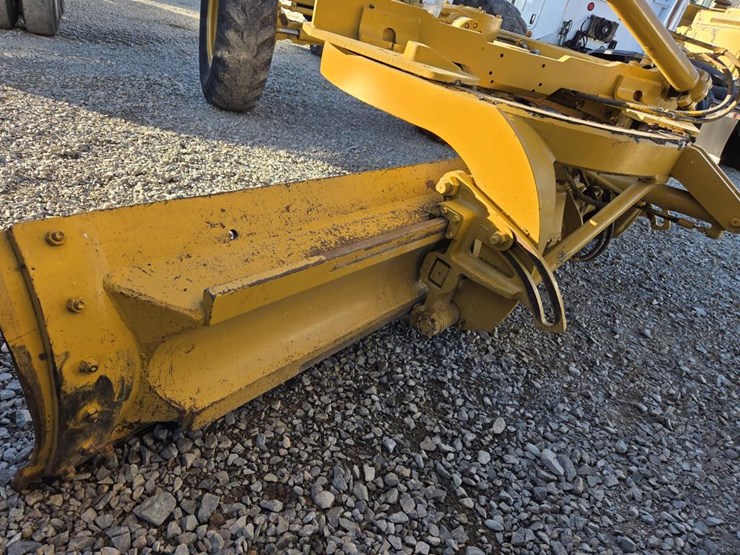 caterpillar-140-image-18