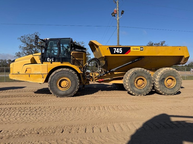 2020-caterpillar-745-image-1