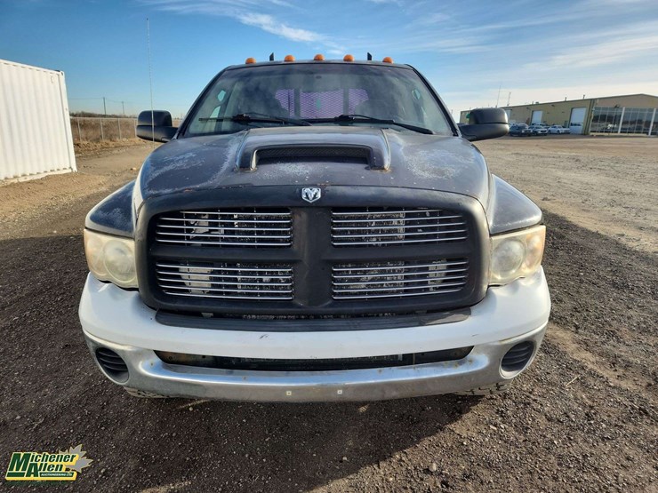 2004-dodge-ram-3500-image-8
