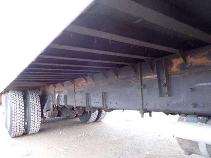 inoperable-2010-freightliner-m2106-business-class-image-61