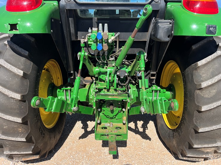 2020-john-deere-5100e-image-9