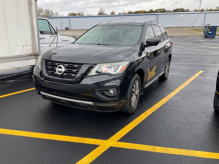 2017-nissan-pathfinder-image-1