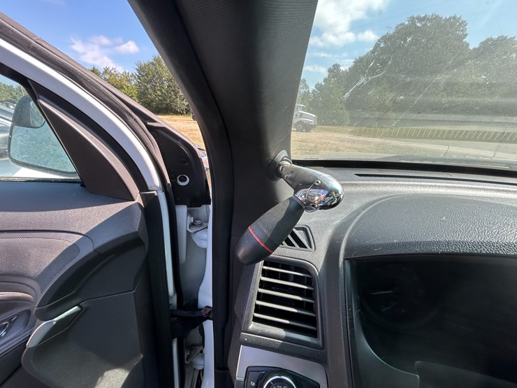 2013-ford-explorer-image-49