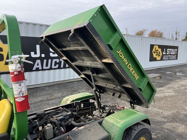 2019-john-deere-gator-image-9