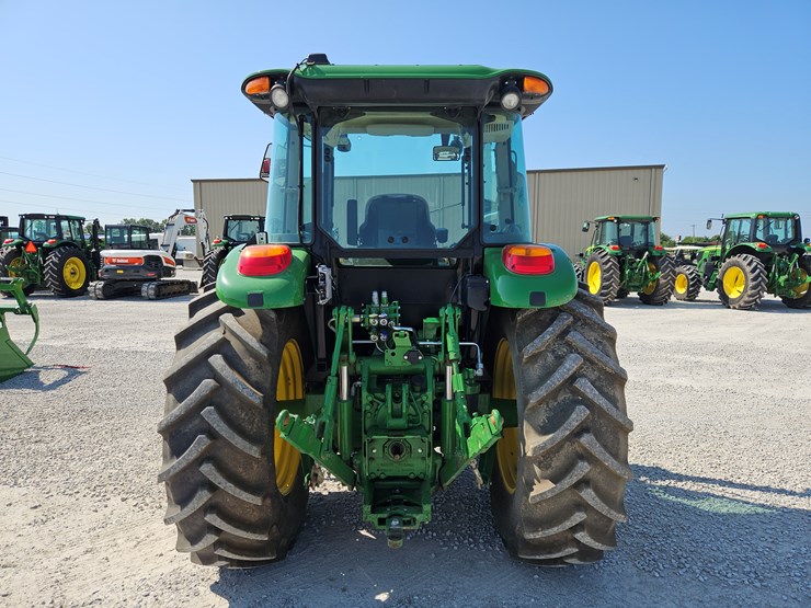 2021-john-deere-6135e-image-12