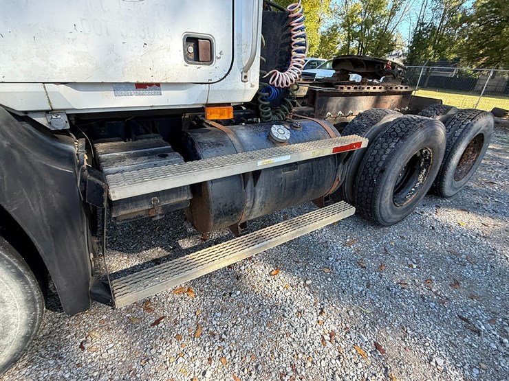 1995-mack-ch613-image-13