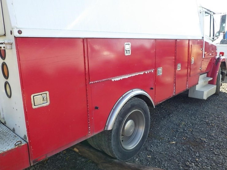 2002-freightliner-fl50-image-7