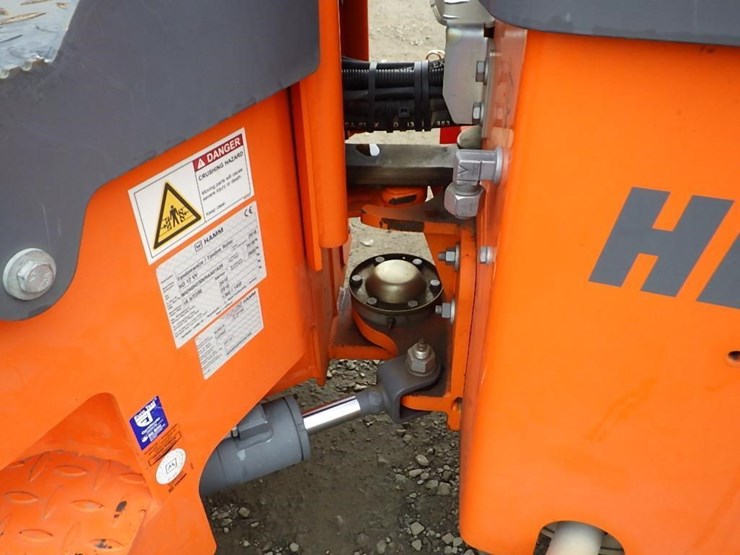 2018-hamm-hd12vv-image-13