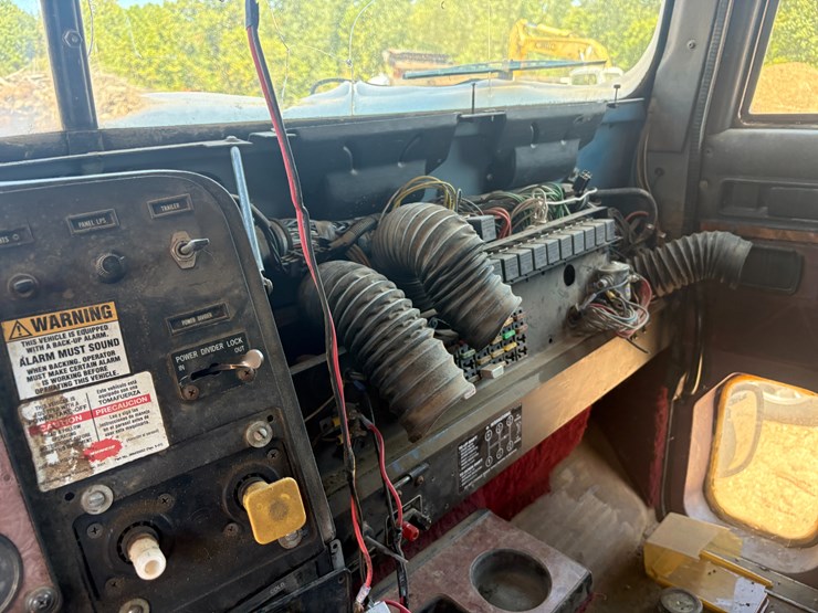 1995-international-9400-image-76