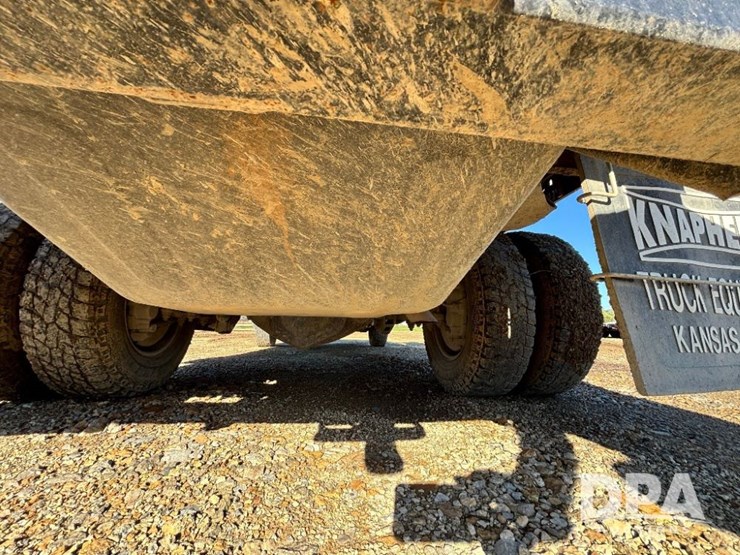 2013-chevrolet-3500hd-image-33