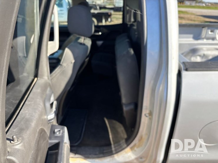 2015-chevrolet-silverado-image-62