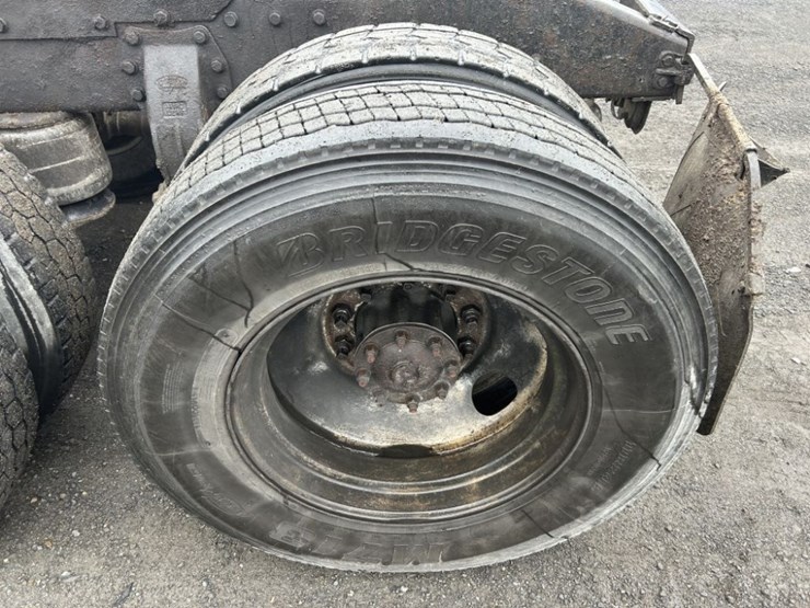 1992-peterbilt-379-image-27