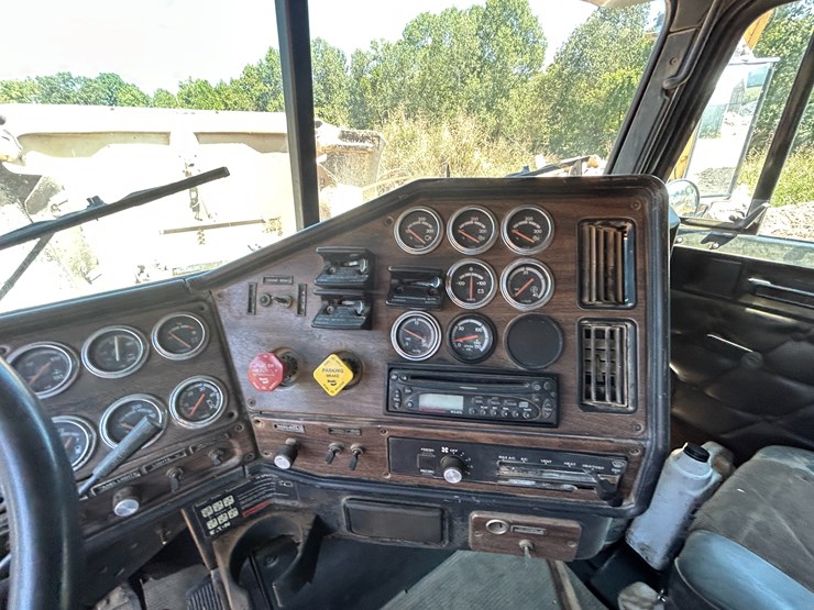 #22533-•-1994-freightliner-t/a-daycab-dump-truck-vin:-1fuyfdyb6rp462199-image-52