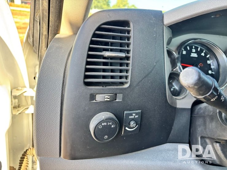 2013-chevrolet-3500hd-image-73