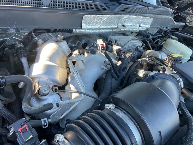 2017-chevrolet-silverado-image-11