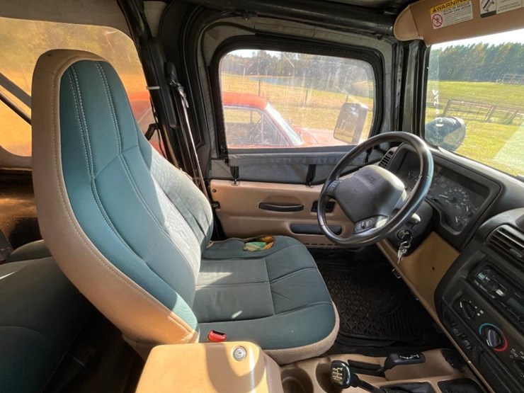 2000-jeep-wrangler-image-14