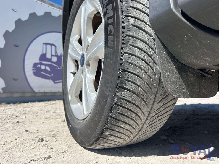 2015-ford-escape-se-image-28