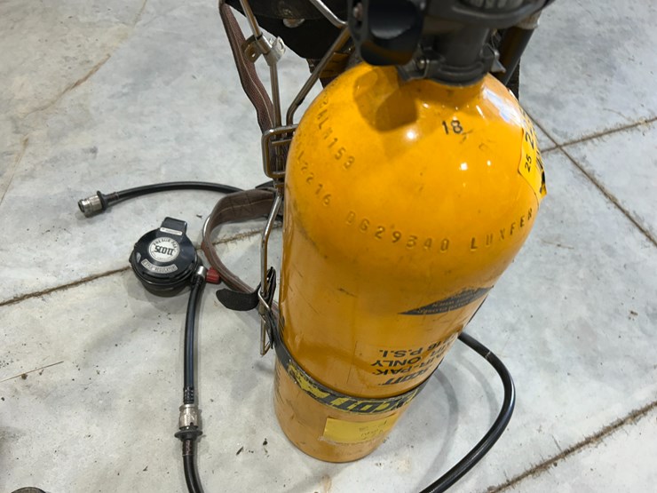 #22569-•-lot-of-(6)-scott-air-packs-image-10