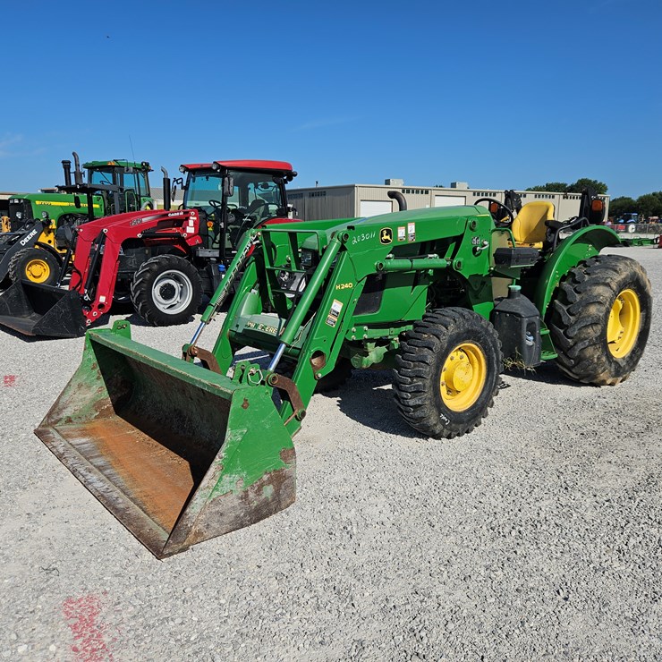 2016 JOHN DEERE 5085E