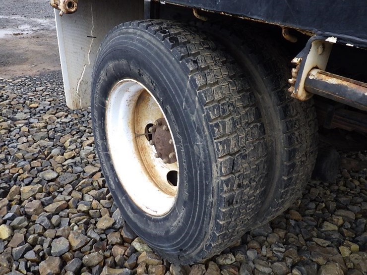 2000-ford-f650-image-15