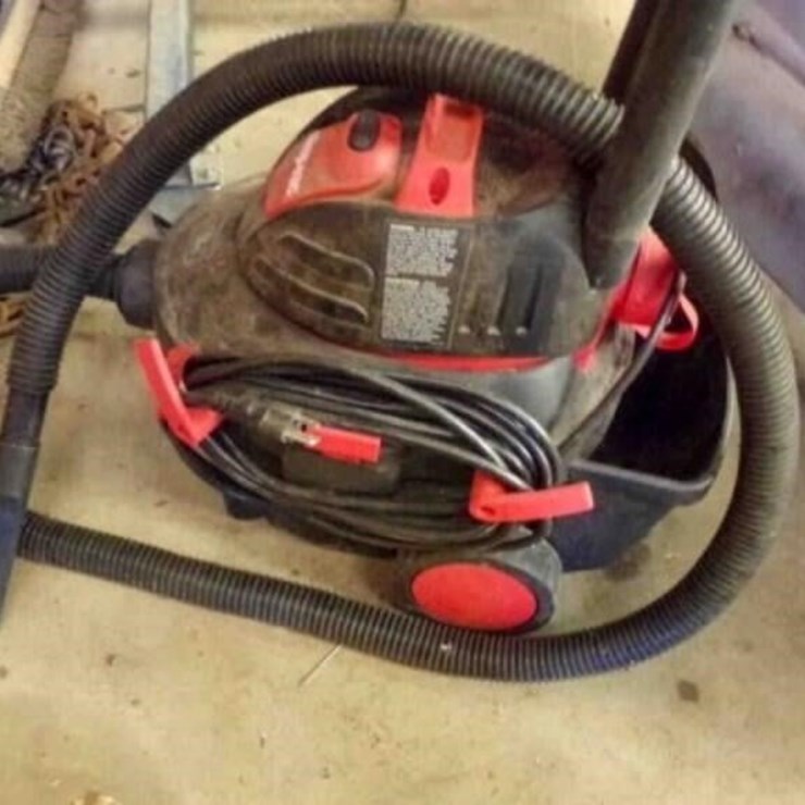 Small Shop Vac + Accessories