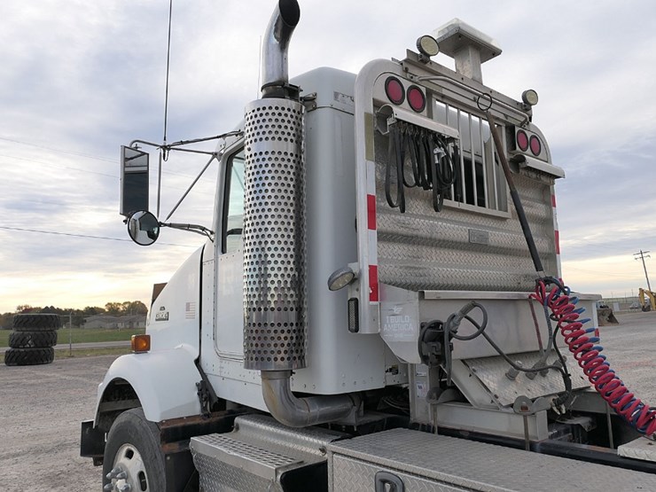 2006-kenworth-t800b-image-9