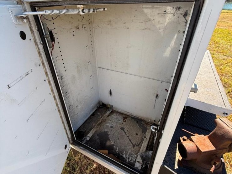 2015-ford-f350-xl-image-12