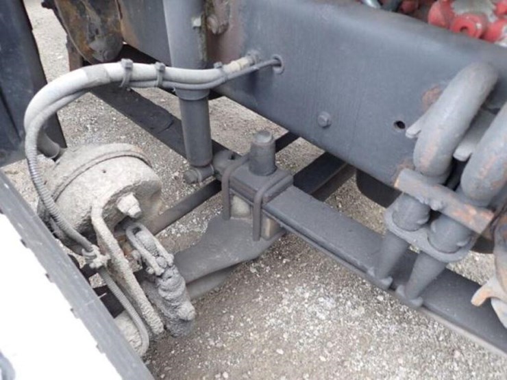 2010-freightliner-cascadia-t/a-hiway-tractor---day-image-32