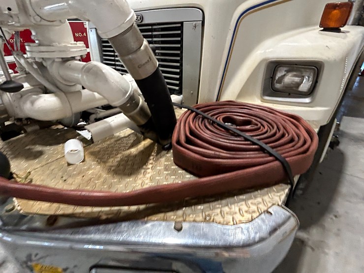 1993-freightliner-fl80-image-56