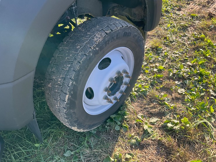 2020-ford-f550-image-7