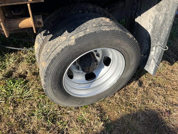 2020-ford-f550-image-9