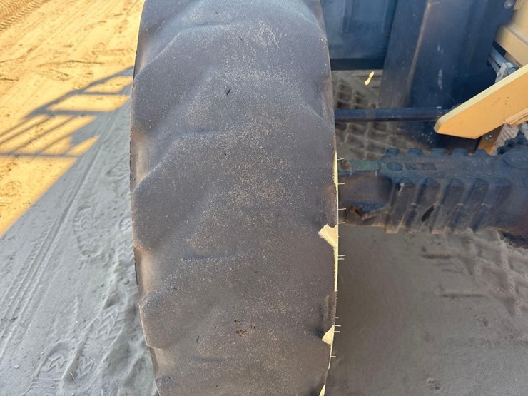 2015-caterpillar-tl943c-image-10