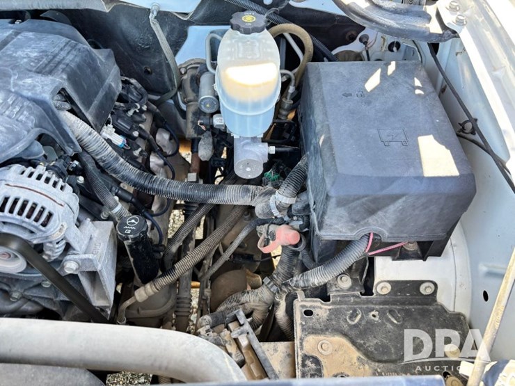 2013-chevrolet-3500hd-image-53