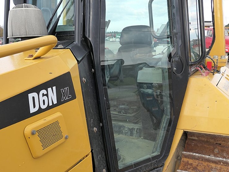 2015-caterpillar-d6n-xl-image-40