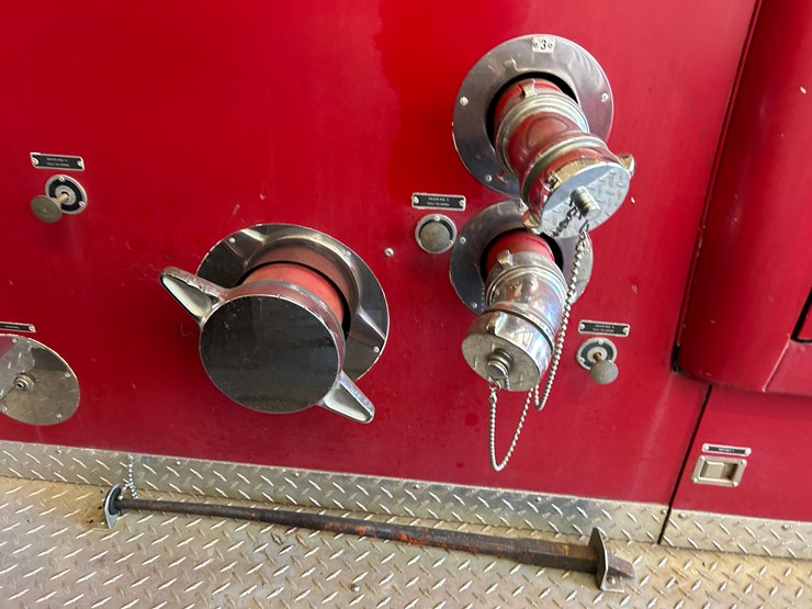 #22556-•-howe-load-star-1800-s/a-daycab-fire-truck-d0532ghb25589-image-28