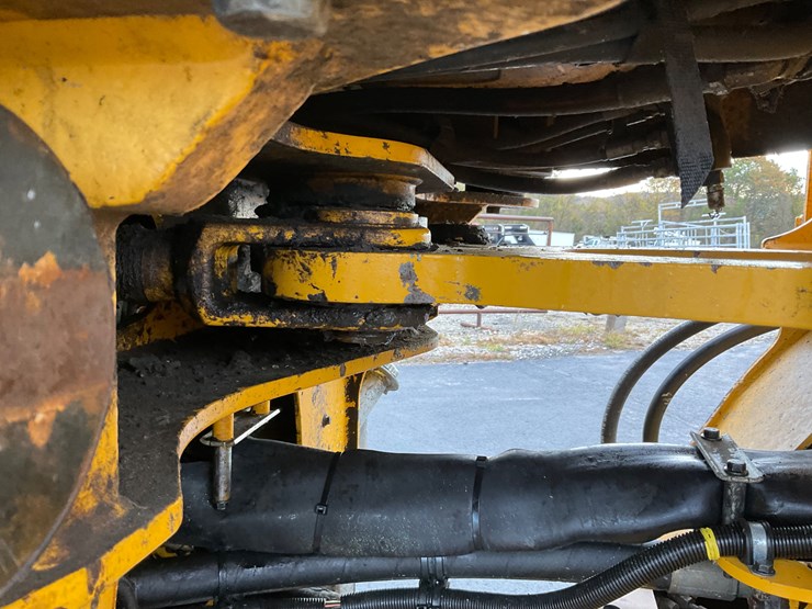 2011-volvo-l60f-image-14