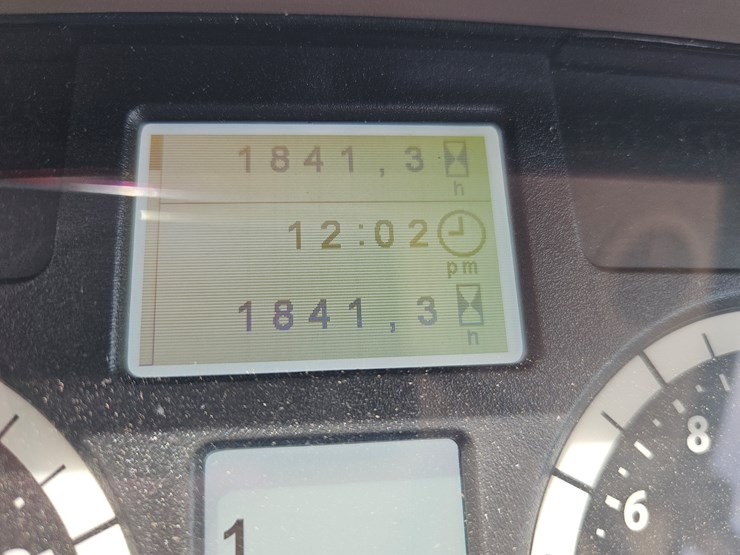 2018-john-deere-6110m-image-10