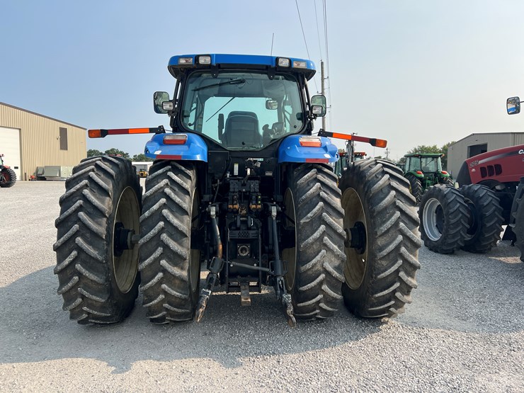 2010-new-holland-t7060-image-6