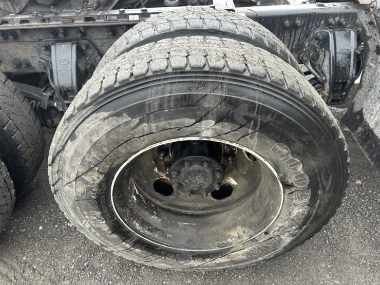 2007-peterbilt-387-image-32