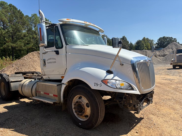 #22534-•-2014-freightliner-prostar-lf-687-t/a-daycab-truck-tractor-vin:-1hsdjsnr4eh099715-image-2