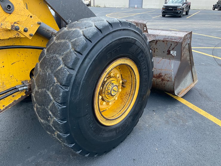 2011-volvo-l60f-image-6