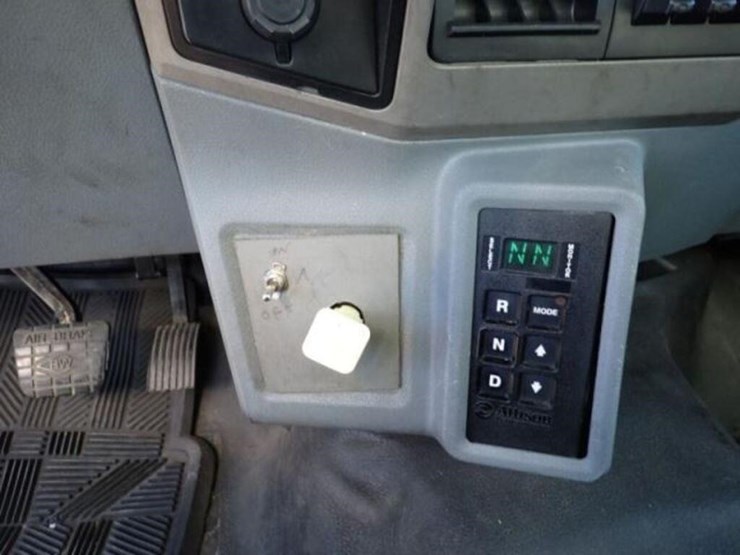 2013-ford-f750-image-18