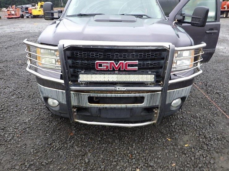 2011-gmc-2500hd-image-9