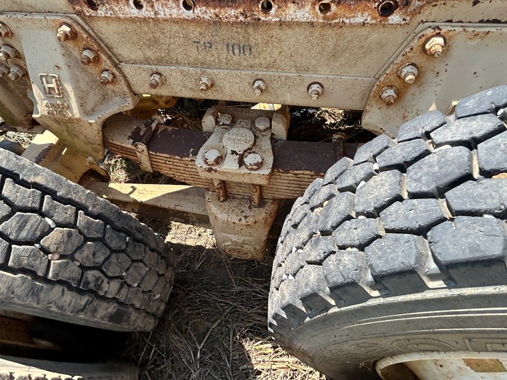 #22529-•-inop-1992-freightliner-t/a-daycab-truck-tractor-vin:-1fuymzyb1np357132-image-25