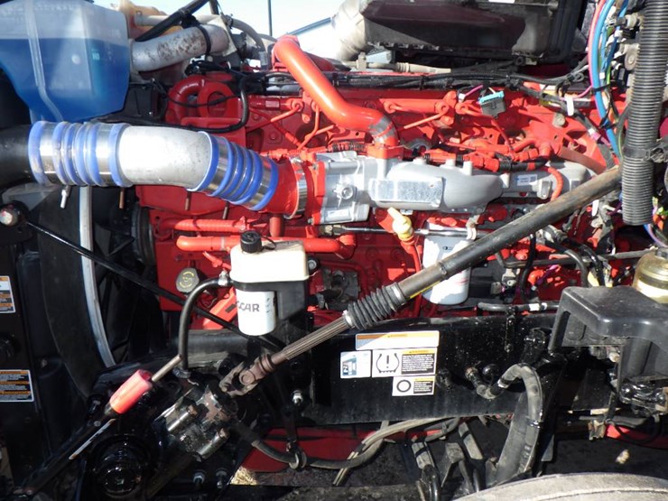 2022-peterbilt-579-image-26