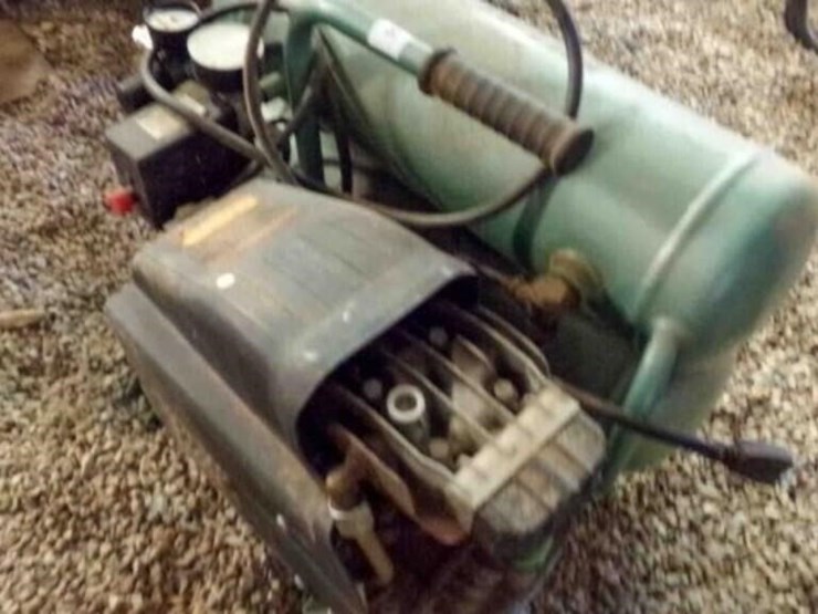 hitachi-4-gal.-air-compressor-image-3